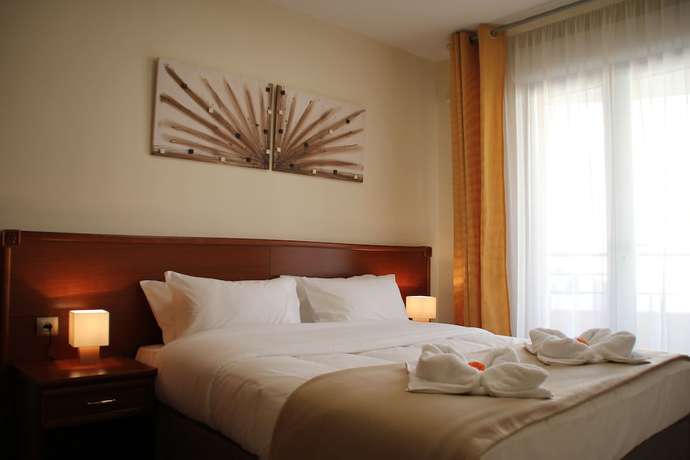 Imagen de la habitación del Hotel The Originals Boutique, Hôtel l\'Occitan, Aubagne Nord. Foto 12