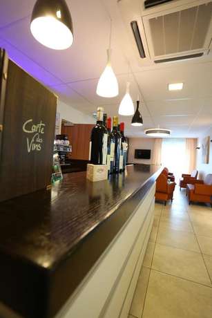 Imagen de los interiores del Hotel The Originals Boutique, Hôtel l\'Occitan, Aubagne Nord. Foto 20