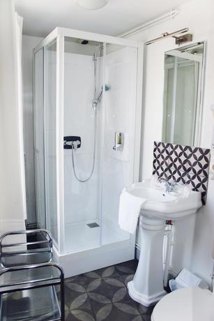 Imagen de la habitación del Hotel The Originals Boutique, La Colonne De Bronze. Foto 6