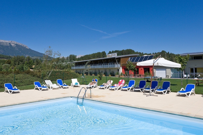 Imagen de la piscina del Hotel The Originals Boutique, Le Cap, Gap Sud. Foto 10