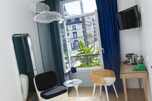 Imagen de la habitación del Hotel The Originals Boutique, Le Lion, Clermont-ferrand. Foto 17