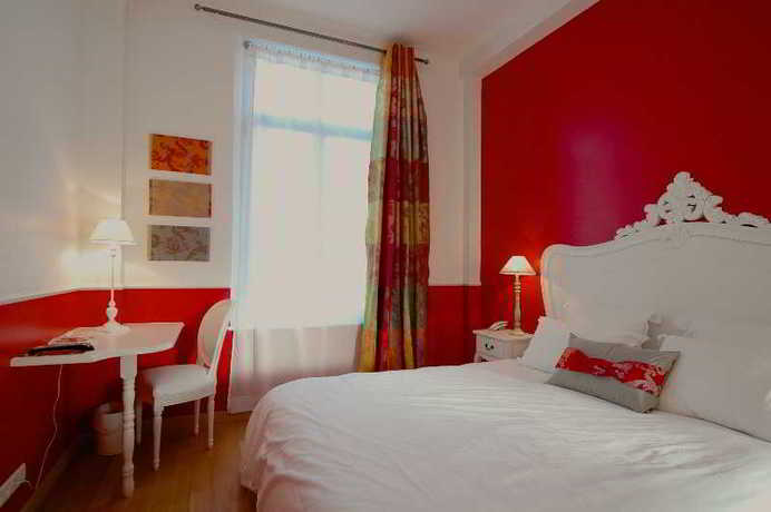 Imagen de la habitación del Hotel The Originals Boutique, Le Londres, Saumur. Foto 3