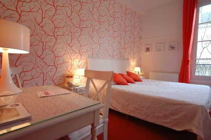 Imagen de la habitación del Hotel The Originals Boutique, Le Londres, Saumur. Foto 15