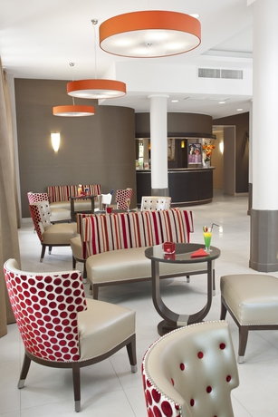 Imagen de los interiores del Hotel The Originals Boutique, Les Nations, Vichy. Foto 19