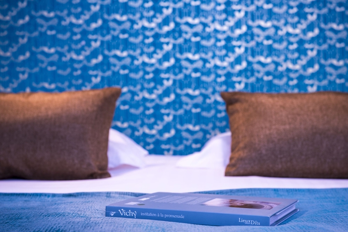 Imagen de la habitación del Hotel The Originals Boutique, Les Nations, Vichy. Foto 14