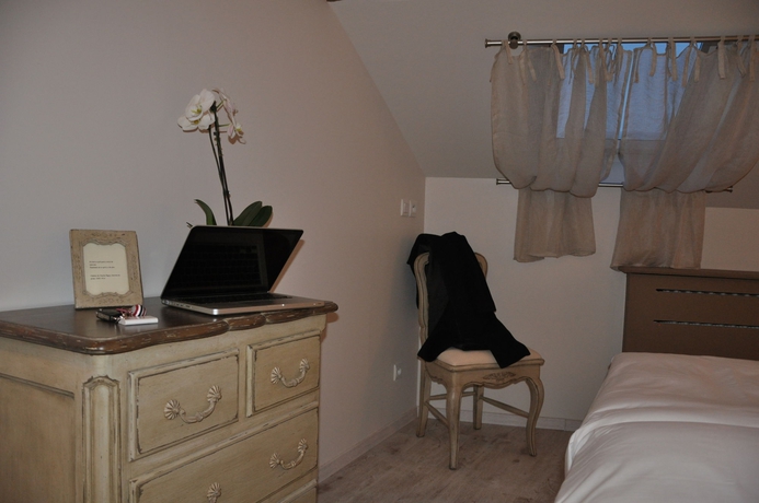 Imagen de la habitación del Hotel The Originals Boutique, Les Poèmes De Chartres. Foto 8