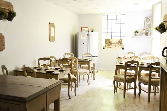 Imagen del bar/restaurante del Hotel The Originals Boutique, Les Poèmes De Chartres. Foto 5