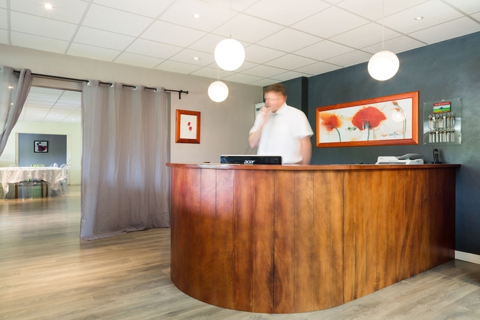 Imagen de los interiores del Hotel The Originals Boutique, Les Quatre Salines. Foto 19