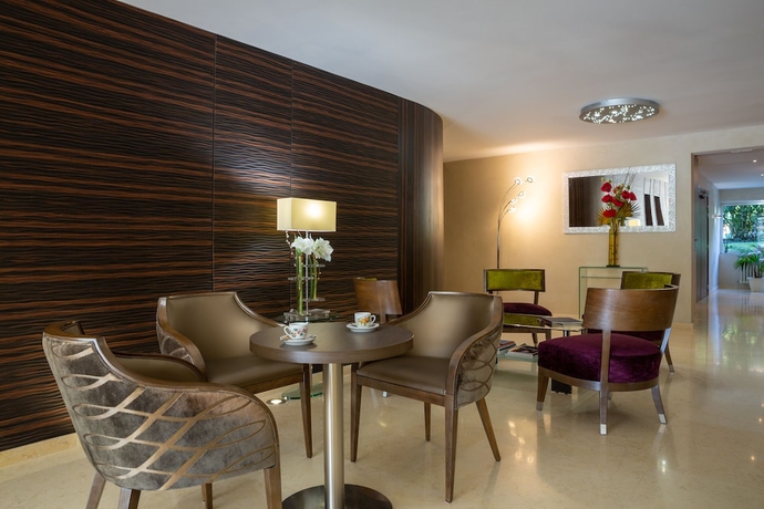 Imagen del bar/restaurante del Hotel The Originals Boutique, Les Trois Roses, Grenoble Meyla. Foto 3