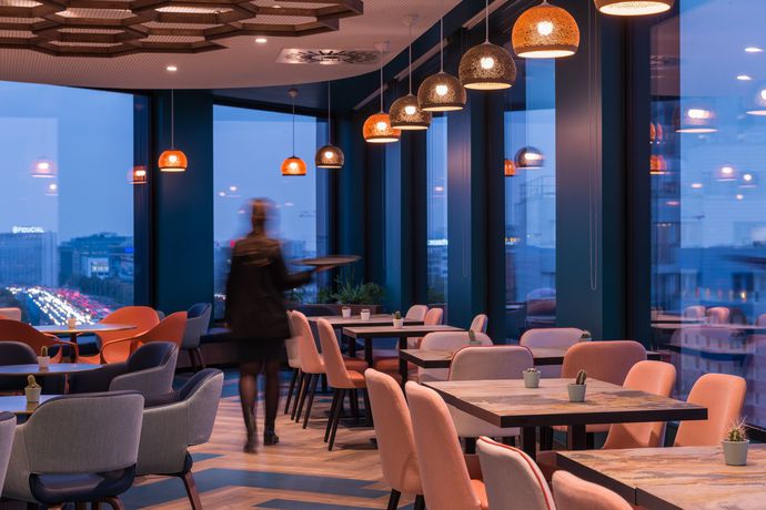 Imagen del bar/restaurante del Hotel The Originals Boutique, Maison Montmartre, Paris Les Puces. Foto 2