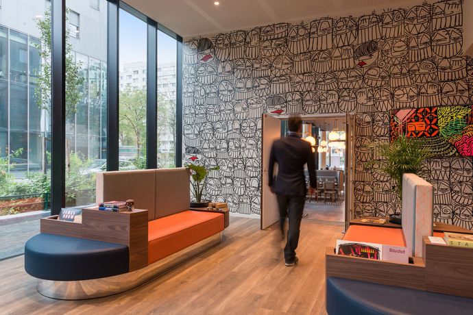 Imagen de los interiores del Hotel The Originals Boutique, Maison Montmartre, Paris Les Puces. Foto 23