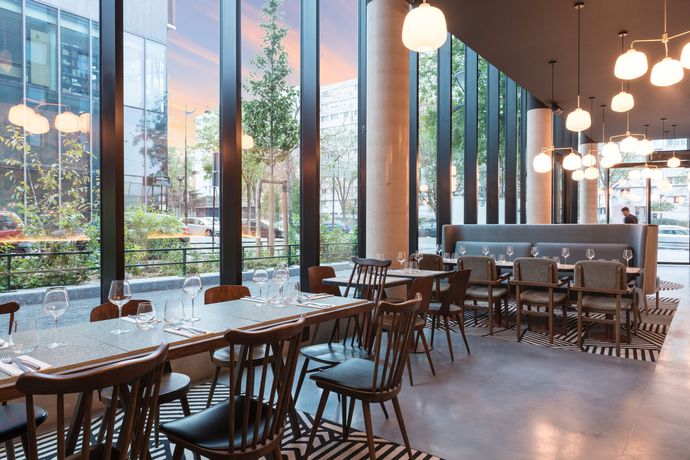 Imagen del bar/restaurante del Hotel The Originals Boutique, Maison Montmartre, Paris Les Puces. Foto 8