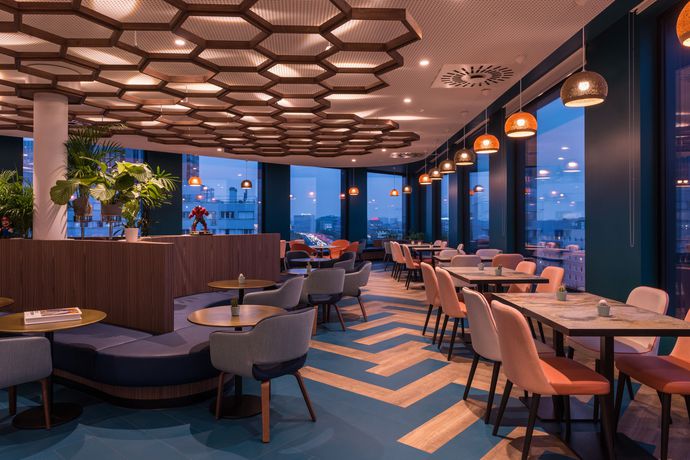 Imagen del bar/restaurante del Hotel The Originals Boutique, Maison Montmartre, Paris Les Puces. Foto 9