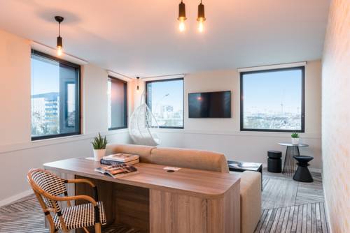 Imagen de la habitación del Hotel The Originals Boutique, Maison Montmartre, Paris Les Puces. Foto 17