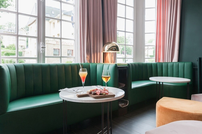 Imagen del bar/restaurante del Hotel The Originals Boutique, Ô Gayot. Foto 2