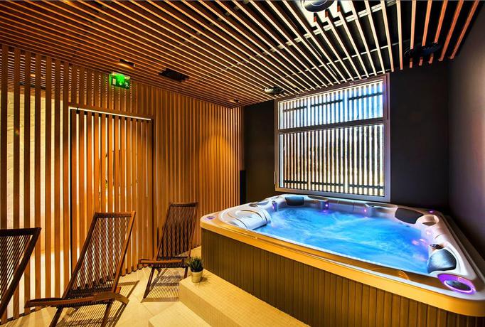 Imagen de los interiores del Hotel The Originals Boutique, Port La Vie. Foto 7