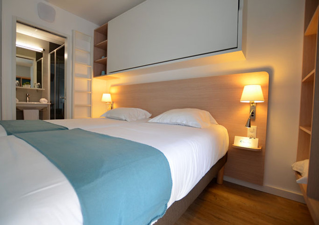 Imagen de la habitación del Hotel The Originals Boutique, Port La Vie. Foto 5