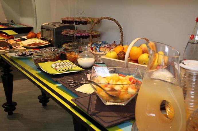 Imagen de los interiores del Hotel The Originals Boutique, Saint James Nantes. Foto 6