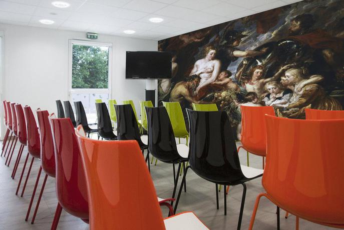 Imagen de los interiores del Hotel The Originals Boutique, Saint James Nantes. Foto 7