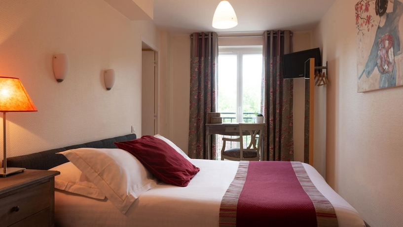 Imagen de la habitación del Hotel The Originals Boutique Victoria Fontainebleau. Foto 2