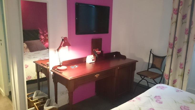 Imagen de la habitación del Hotel The Originals Boutique, Villa Montpensier. Foto 7