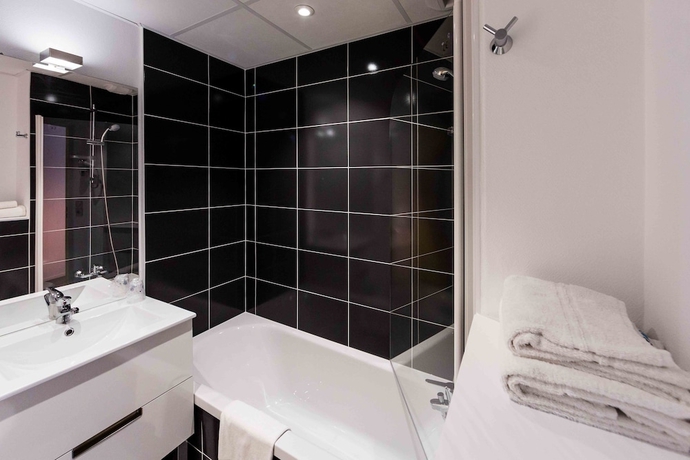 Imagen de la habitación del Hotel The Originals City, Agora. Foto 13