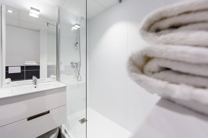 Imagen de la habitación del Hotel The Originals City, Agora. Foto 17