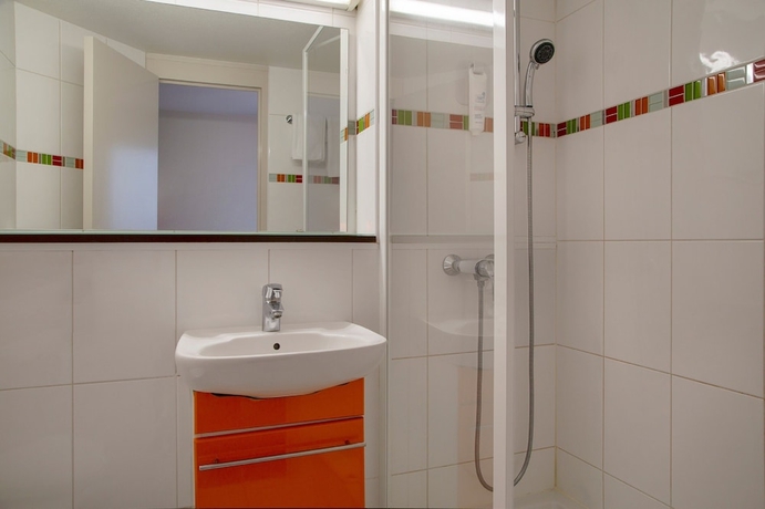 Imagen de la habitación del Hotel The Originals City, Aliz&eacute;a. Foto 10