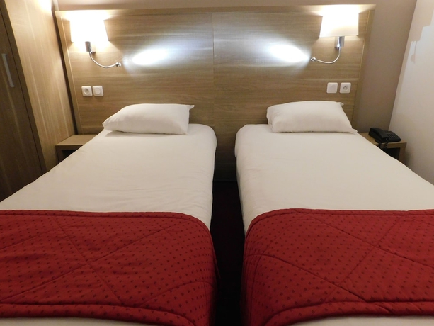 Imagen de la habitación del Hotel The Originals City, Ambacia, Tours Sud. Foto 11