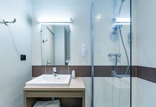 Imagen de la habitación del Hotel The Originals City, Ara. Foto 5