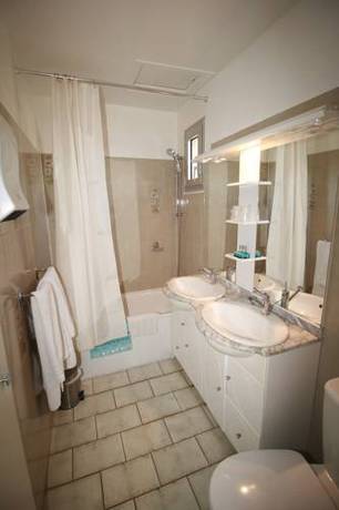 Imagen de la habitación del Hotel The Originals City, Azur, Fos Sur Mer. Foto 5