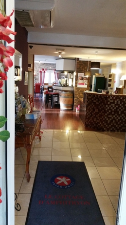 Imagen de los interiores del Hotel The Originals City, Bordeaux Porte Du Bassin. Foto 11