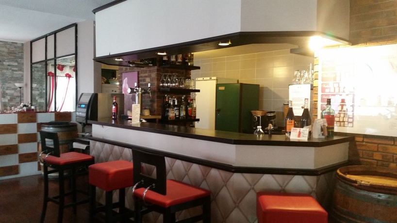 Imagen de los interiores del Hotel The Originals City, Bordeaux Porte Du Bassin. Foto 12