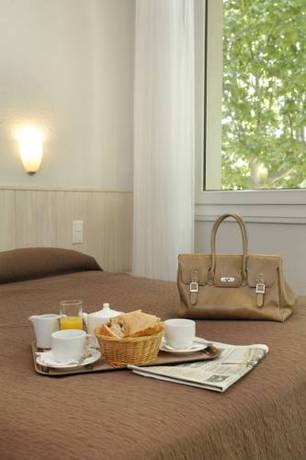 Imagen de la habitación del Hotel The Originals City, Cartier. Foto 16