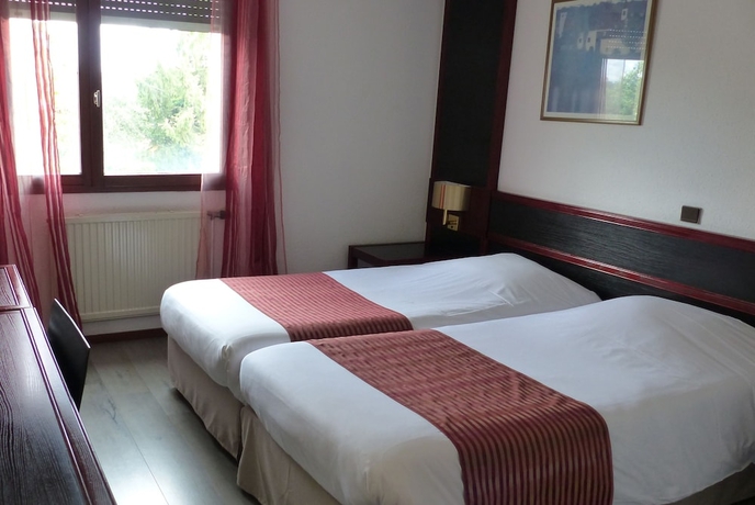 Imagen de la habitación del Hotel The Originals City, Castel Burgond. Foto 5