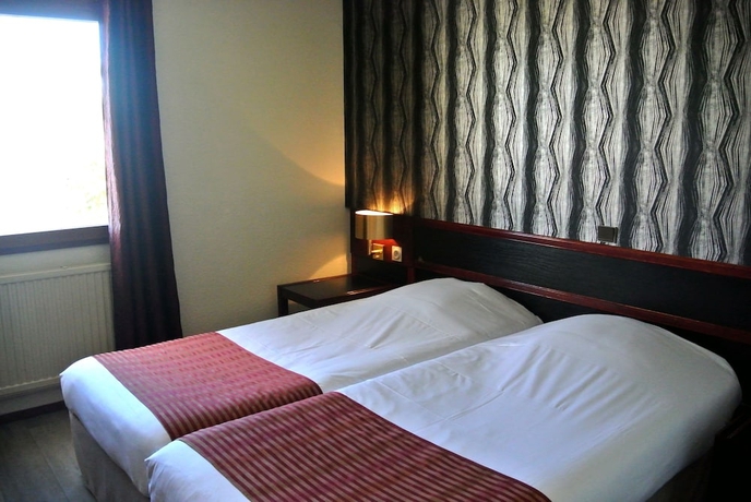 Imagen de la habitación del Hotel The Originals City, Castel Burgond. Foto 8