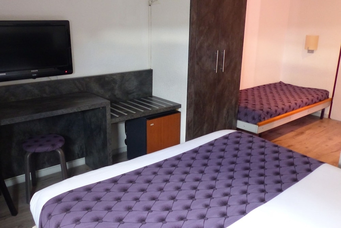 Imagen de la habitación del Hotel The Originals City, Castel Burgond. Foto 9