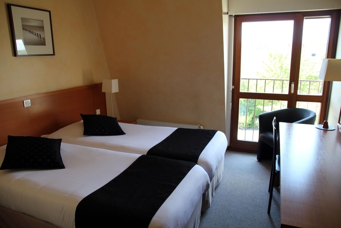 Imagen de la habitación del Hotel The Originals City, Castel Burgond. Foto 12