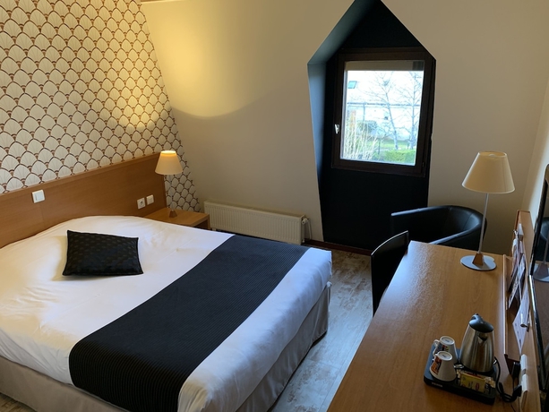 Imagen de la habitación del Hotel The Originals City, Castel Burgond. Foto 14