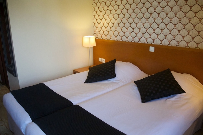 Imagen de la habitación del Hotel The Originals City, Castel Burgond. Foto 15