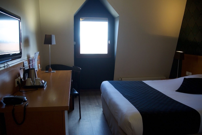 Imagen de la habitación del Hotel The Originals City, Castel Burgond. Foto 16