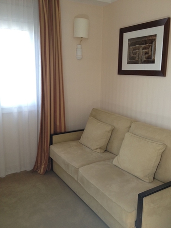 Imagen de la habitación del Hotel The Originals City, Chantecler. Foto 16