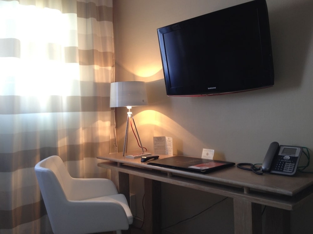 Imagen de la habitación del Hotel The Originals City Chantecler, Le Mans. Foto 17