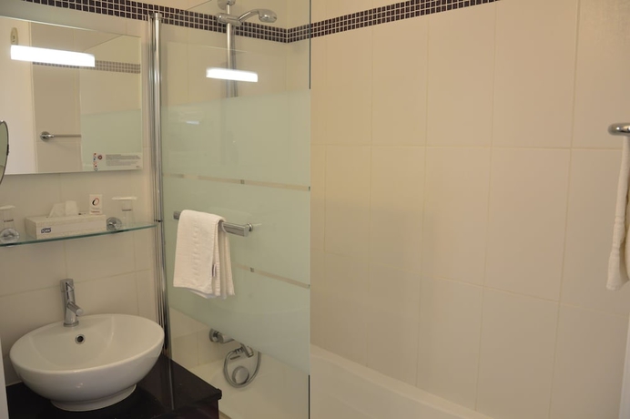 Imagen de la habitación del Hotel The Originals City, City , Beauvais. Foto 17