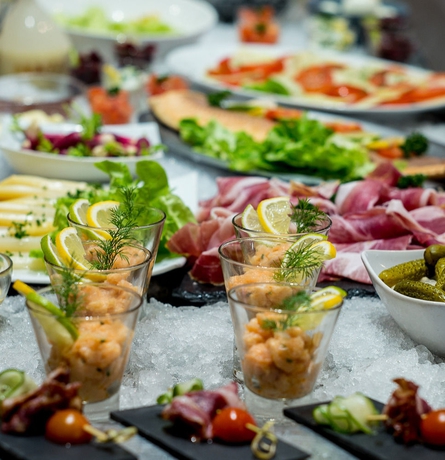 Imagen del bar/restaurante del Hotel The Originals City Complexe Ascotel Lille Métropole. Foto 2