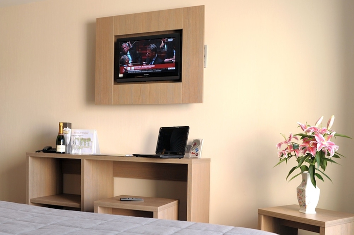 Imagen de la habitación del Hotel The Originals City, De France. Foto 11