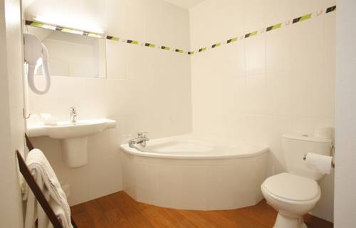 Imagen de la habitación del Hotel The Originals City, Du Château. Foto 15