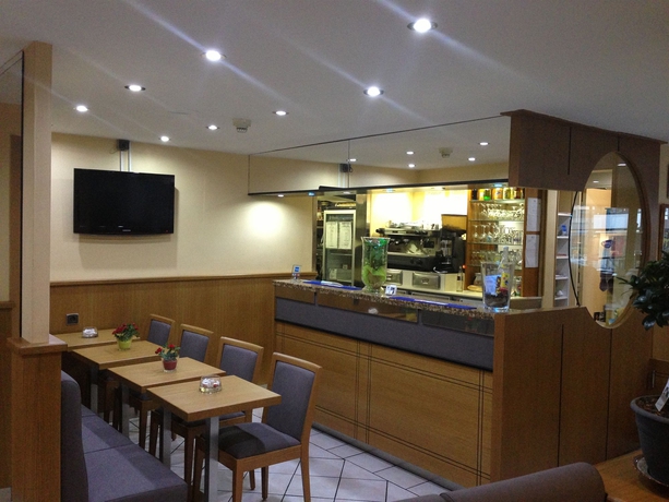 Imagen del bar/restaurante del Hotel The Originals City, Galaxie, Nice Aéroport. Foto 7