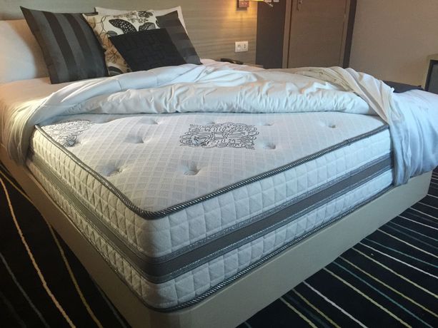 Imagen de la habitación del Hotel The Originals City, Glassy Hôtel, Marne-la-Vallée Est, Meaux. Foto 3