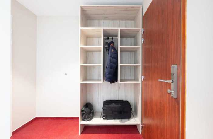 Imagen de la habitación del Hotel The Originals City, H&ocirc;tel Acadine, Pont-Audemer. Foto 6